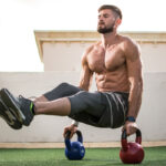 Базовые упражнения с гирей для начинающих